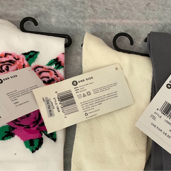 HUE Set of 3 Fashion Crew Socks One Size - Picture 3 of 3